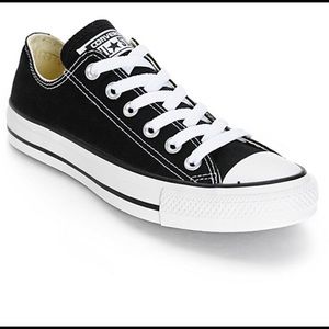 Black low converse